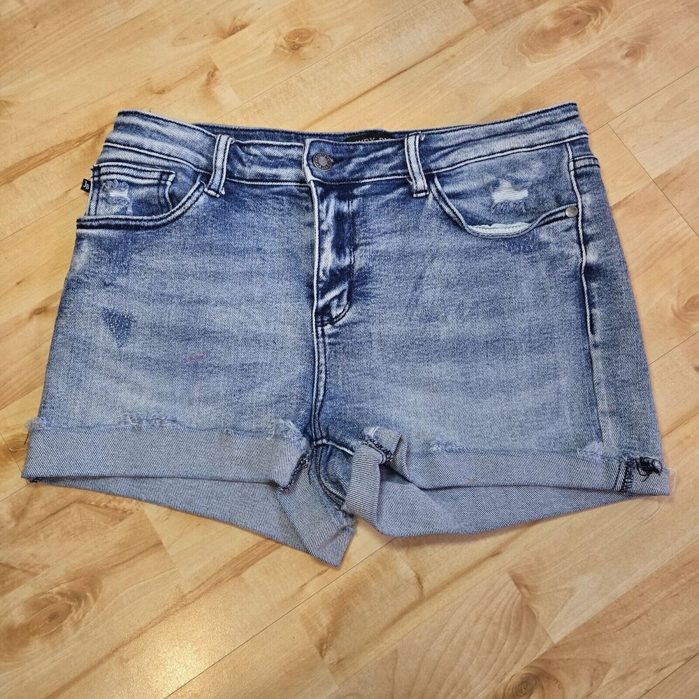 Judy Blue Light Wash Cuffed Denim Jean Shorts